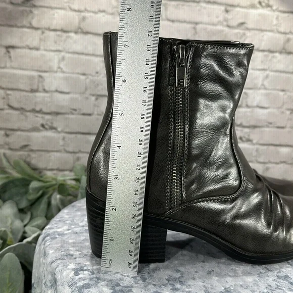 Life Stride Watchful Grey Faux Leather Round Toe Ankle Zip Boots WMS 8.5/9M✨EUC✨ - Picture 10 of 13